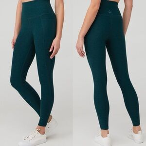 BEYOND YOGA Space Dye Green Out Of Pocket High Rise Leggings